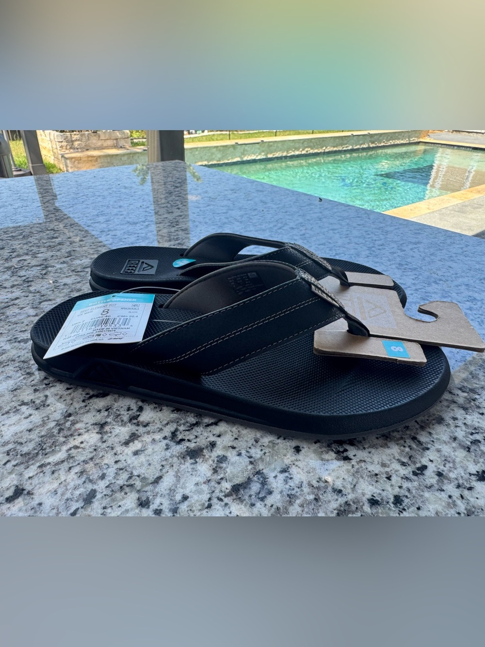 Reef Element Tot Bottle Opener Sandals Flip Flops Black Men’s 8 women’s 9.5
